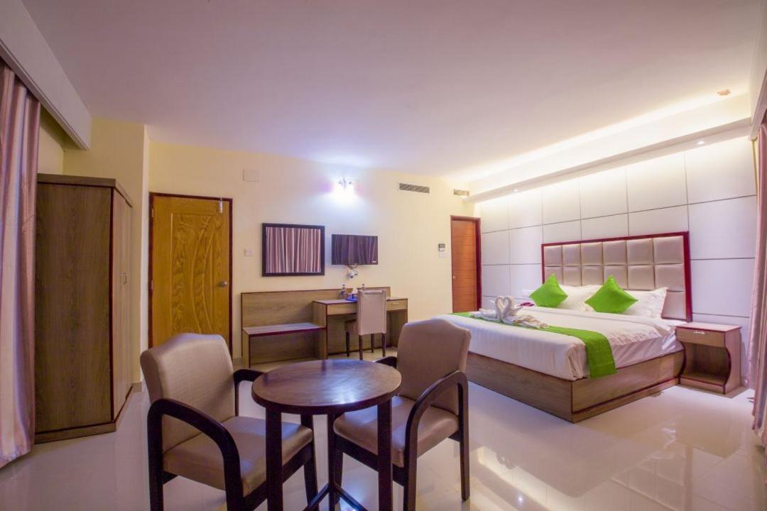 Hotel Mira Garden Sylhet Buitenkant foto