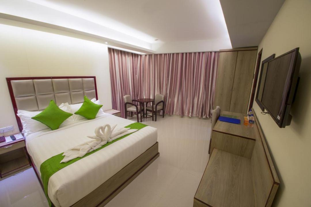Hotel Mira Garden Sylhet Buitenkant foto