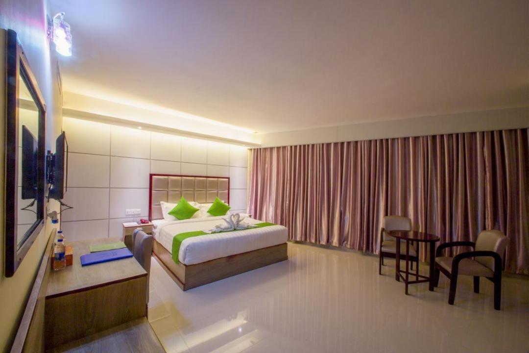 Hotel Mira Garden Sylhet Buitenkant foto
