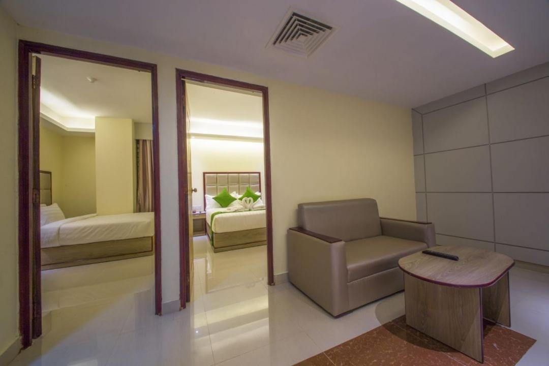 Hotel Mira Garden Sylhet Buitenkant foto