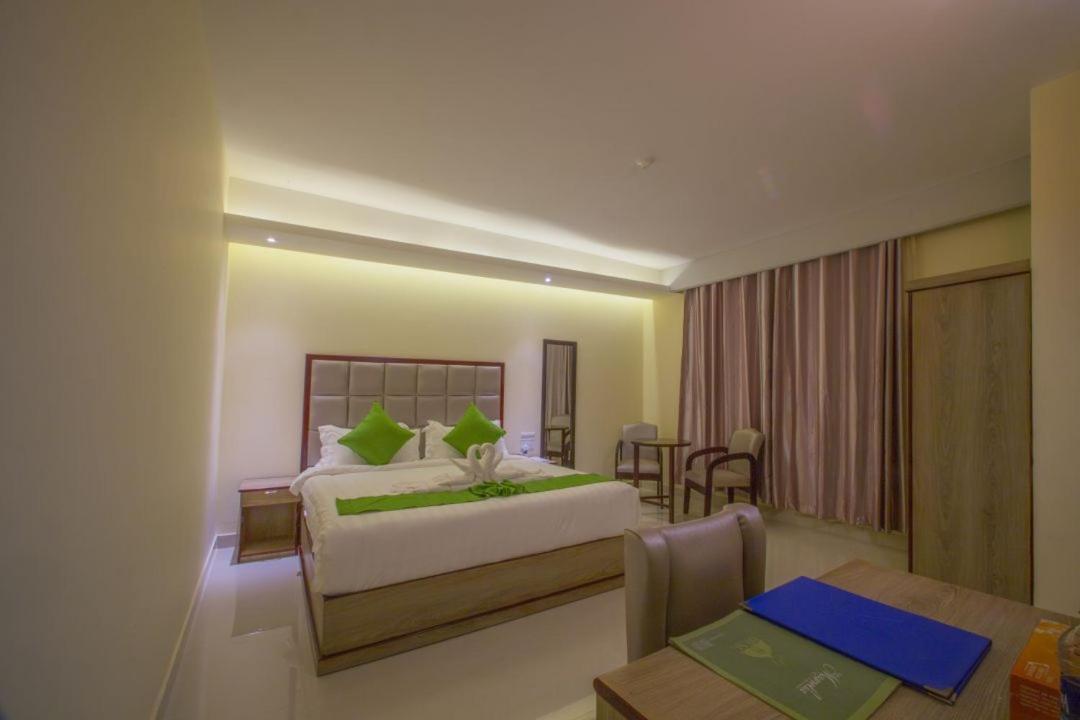 Hotel Mira Garden Sylhet Buitenkant foto