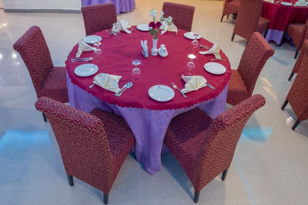 Hotel Mira Garden Sylhet Buitenkant foto